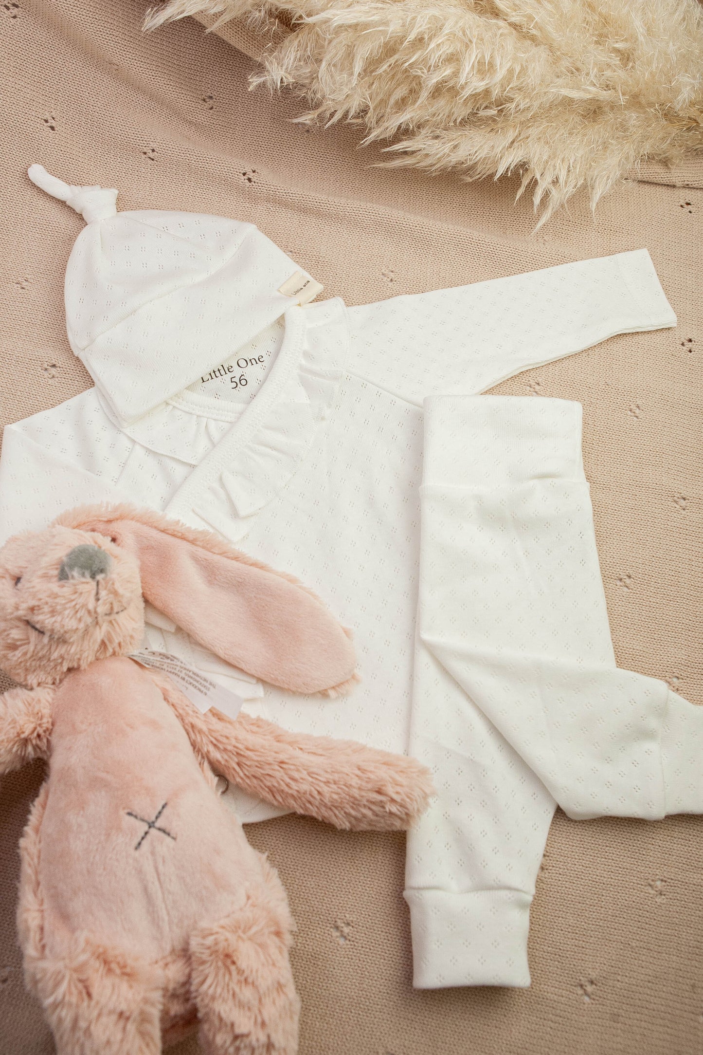 Overslag shirtje ruffel ajour ecru