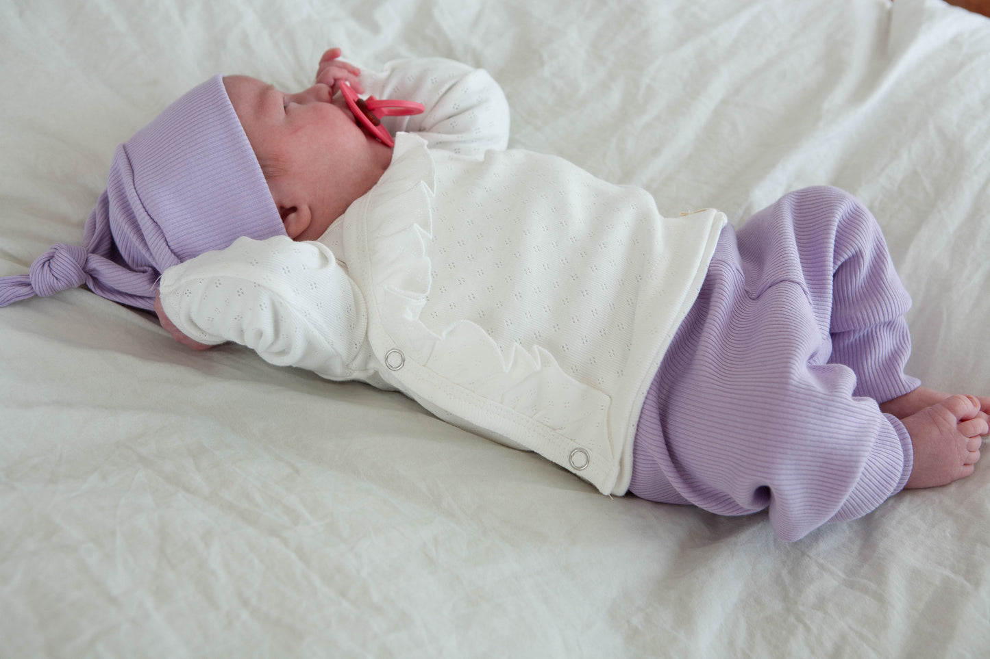 Overslag shirtje ruffel ajour ecru