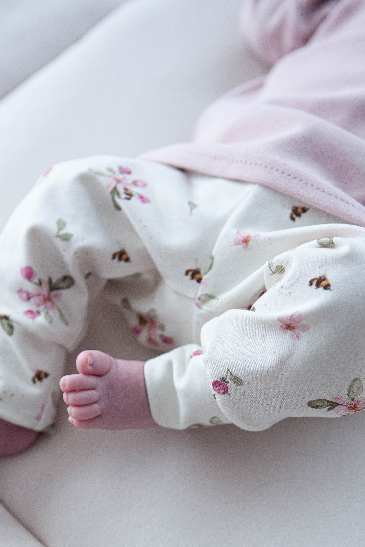 Broekje Little one flowers pink