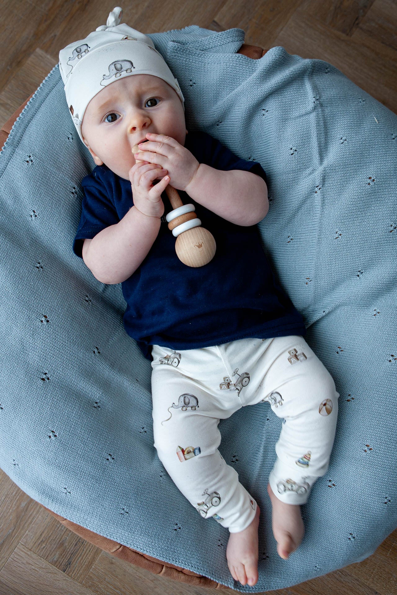 Katoenen dekentje gebreid Baby blue Ajour