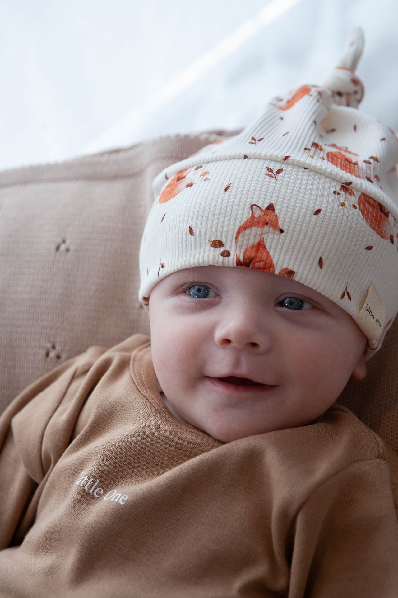 Baby-Ripp-Dino-Mütze