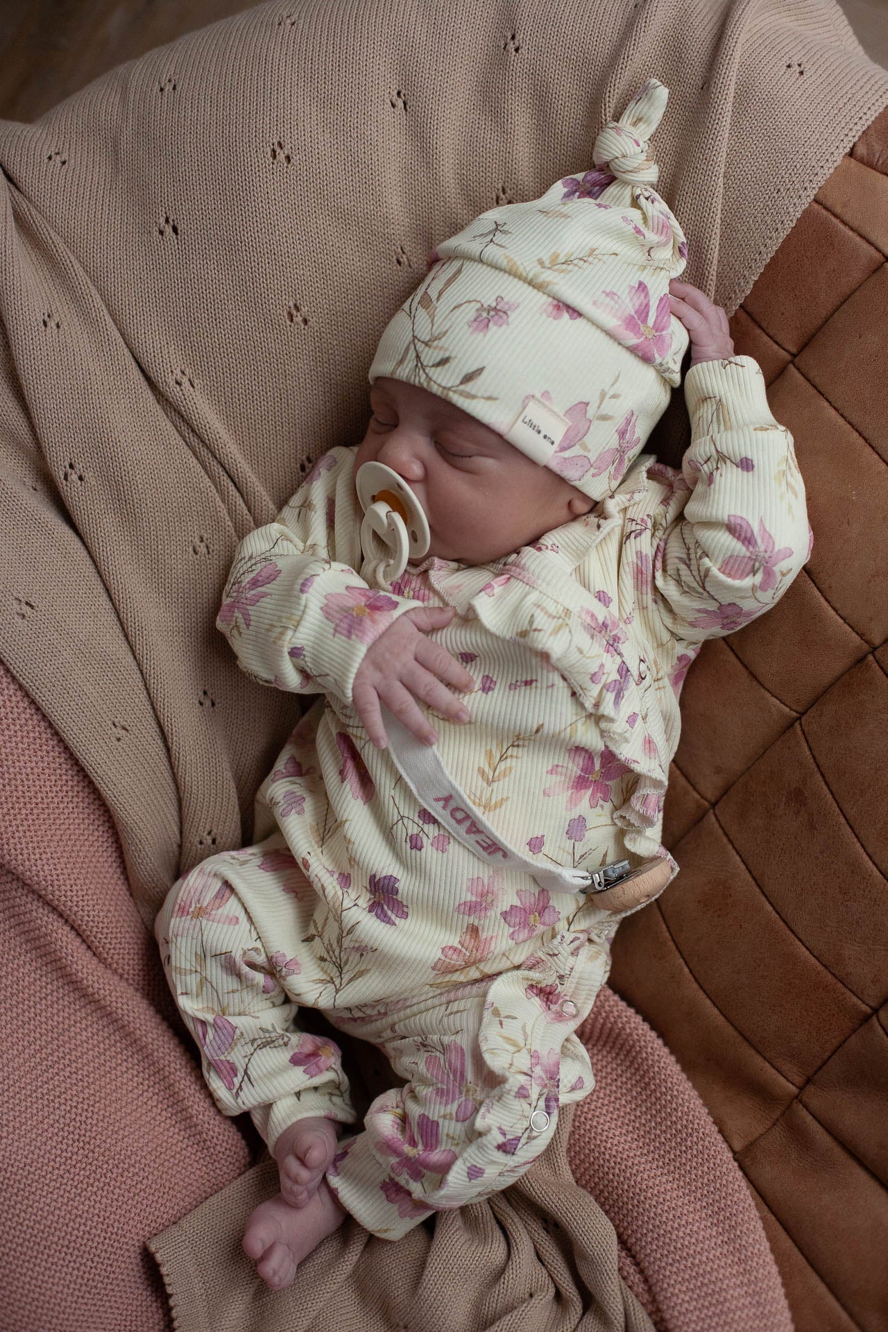 Hat baby rib bows