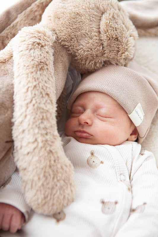 Mutsje gebreid donker beige