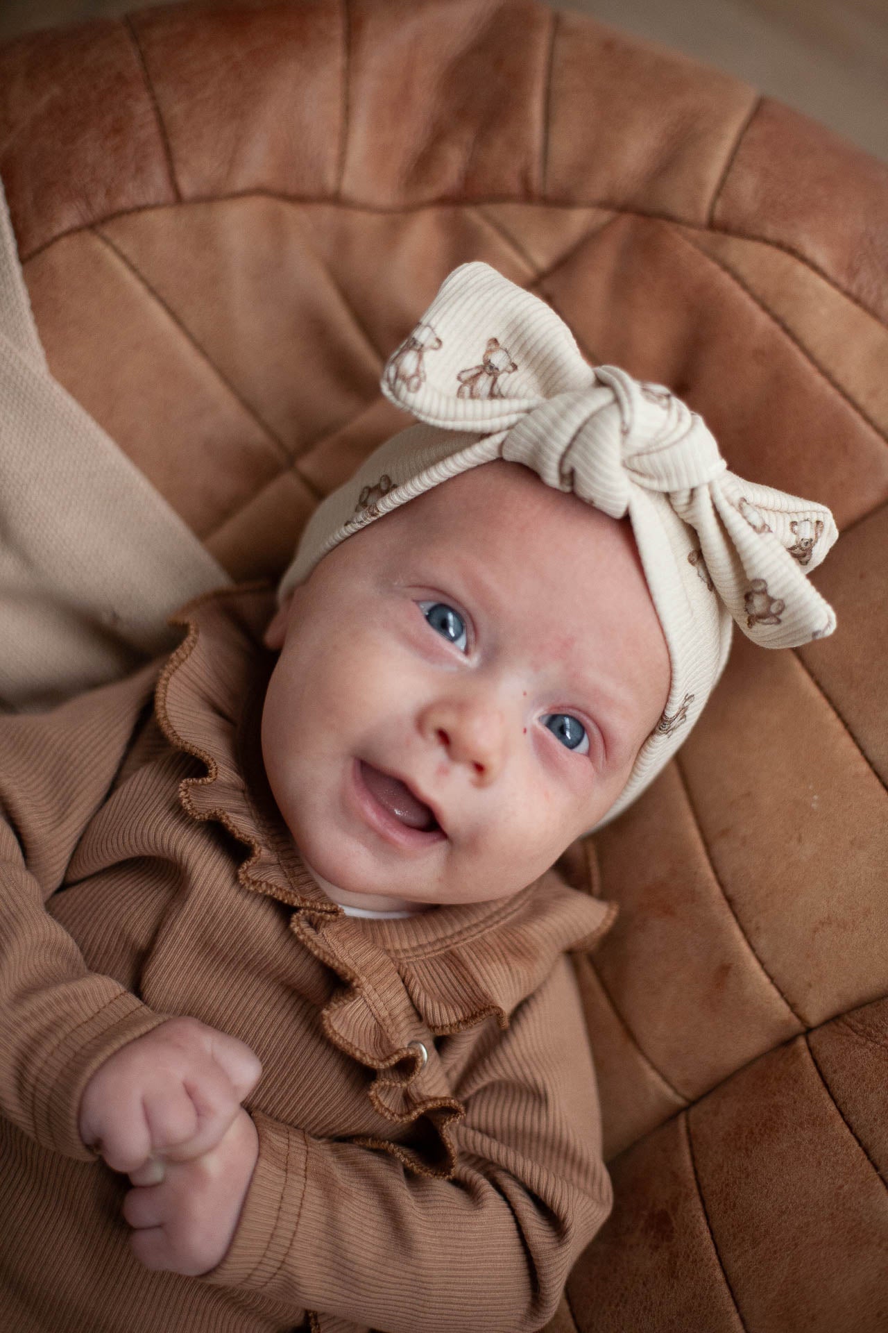 Wickelshirt mit Rüschen aus Babyripp, Kakao