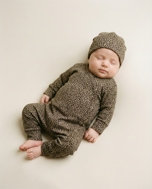 Leoparden-Strampelanzug