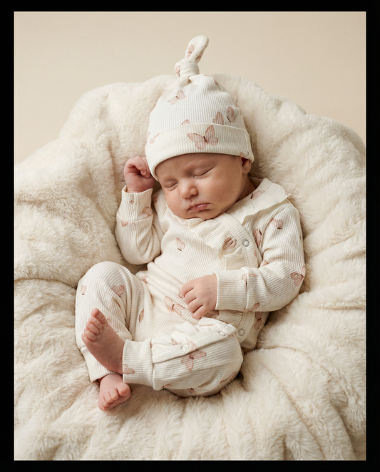 Baby-Strampler mit gerippten Schmetterlingen